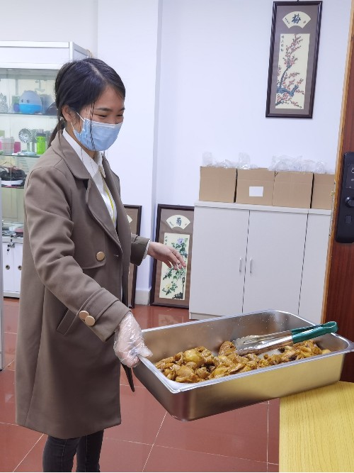 世邦塑膠注塑模具廠(chǎng)祝大家冬至快樂(lè)
